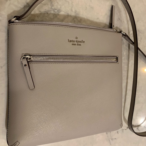kate spade Handbags - Brand New (with tags)!! Kate Spade Crossbody bag